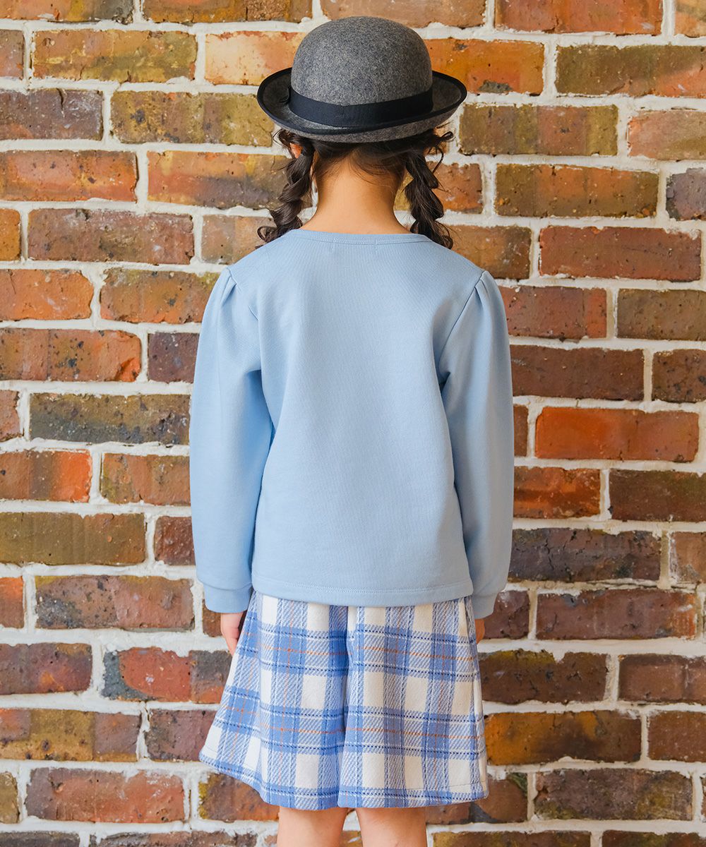 ベビー服 女の子 子ども服 キッズ 馬車 お城 ロゴ お花 刺繍 リボン 付き 裏毛 ブルー(61) モデル画像全身