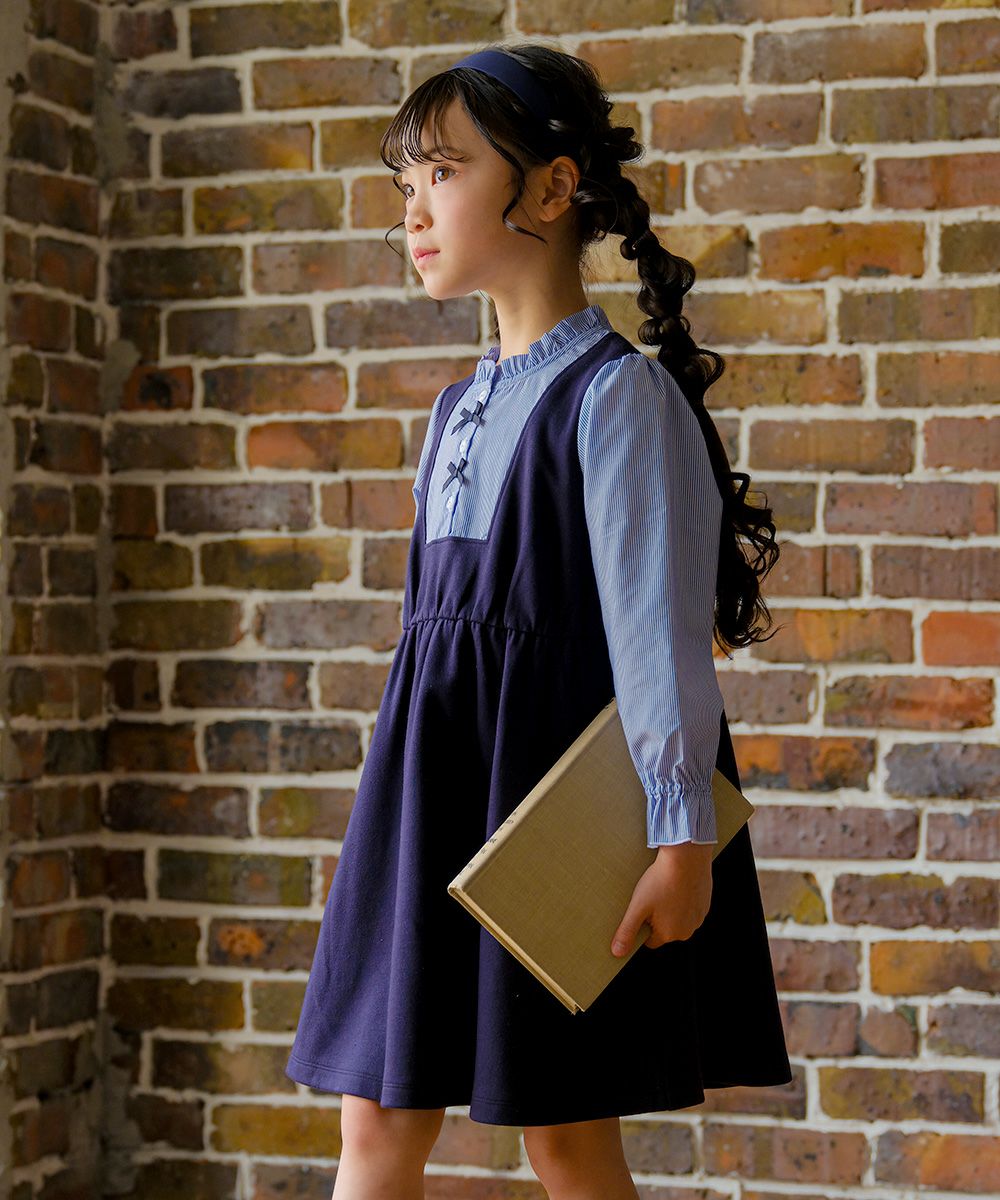 子供服 女の子 ストライプ柄シャツ 重ね着風 リボンワンピース ネイビー(06) モデル画像1