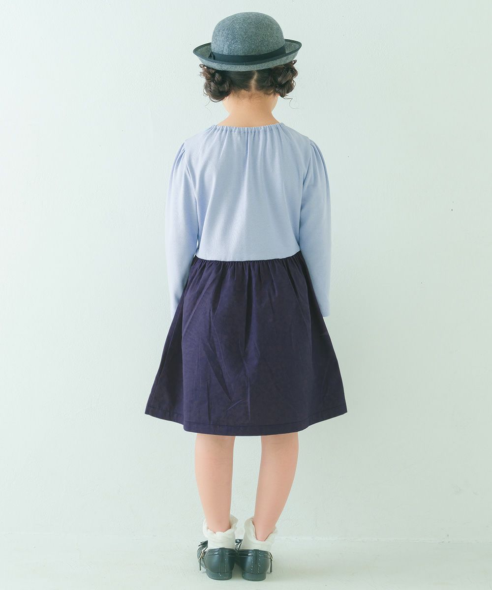 ベビー服 女の子 馬車 お城 ロゴ お花 刺繍 リボンつきドッキングワンピース ブルー(61) モデル画像11