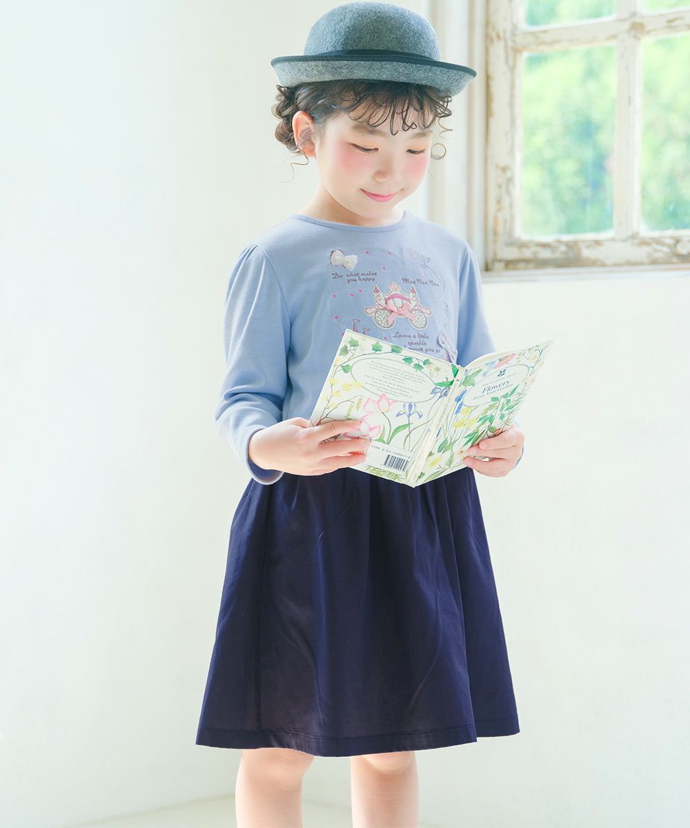 ベビー服 女の子 馬車 お城 ロゴ お花 刺繍 リボンつきドッキングワンピース ブルー(61) モデル画像14