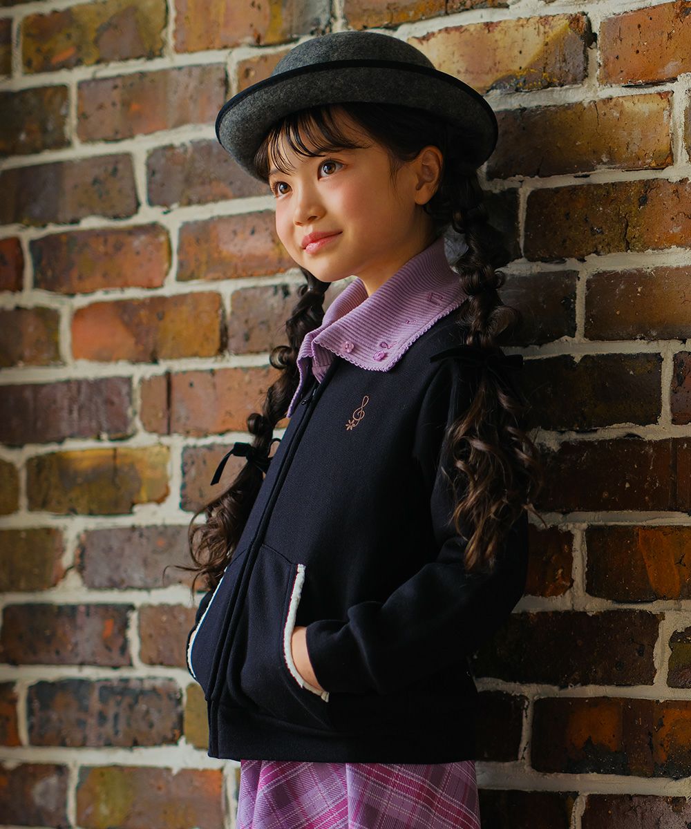ベビー服 女の子 あったか裏起毛 音符刺繍フード取り外し ジップアップパーカー ブラック(00) モデル画像アップ