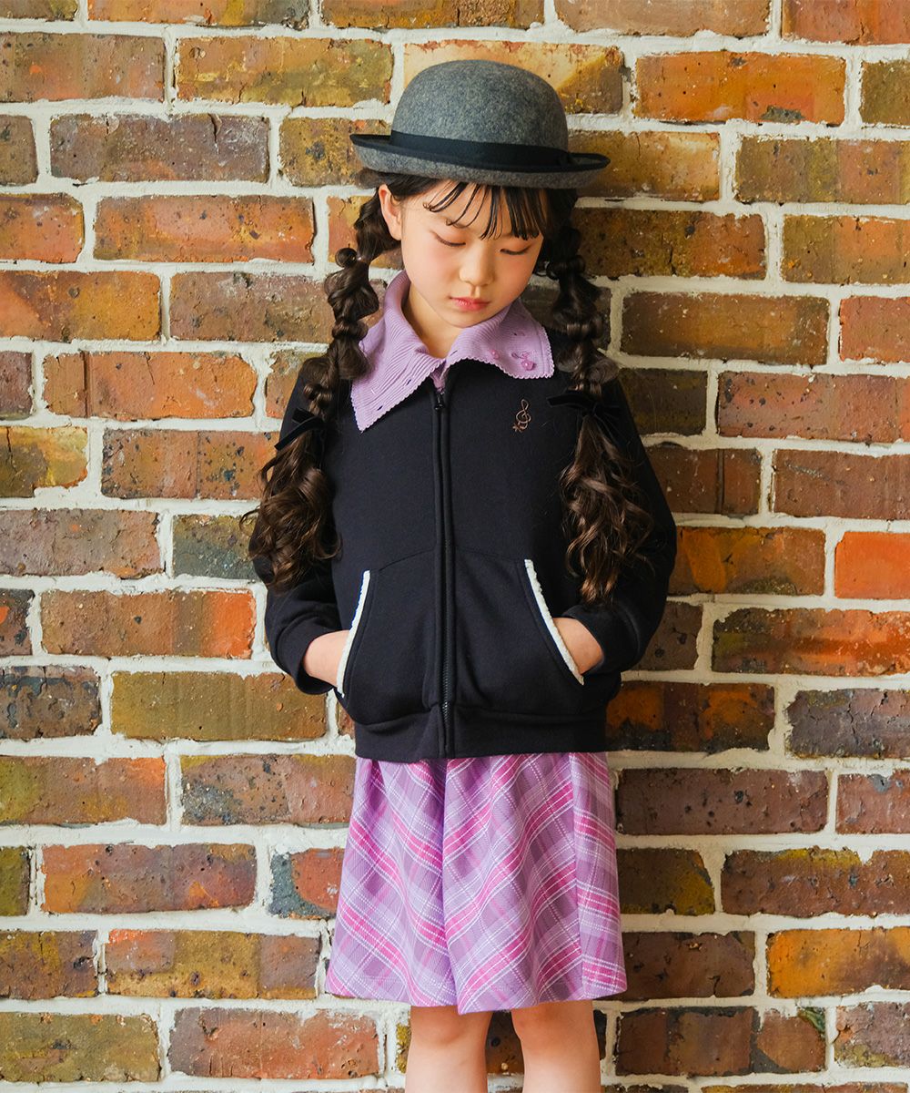 ベビー服 女の子 あったか裏起毛 音符刺繍フード取り外し ジップアップパーカー ブラック(00) モデル画像全身