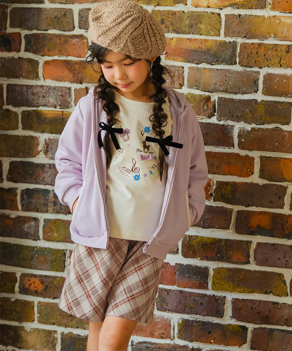 子供服 女の子 オリジナルチェック柄 ダブルニットキュロットパンツ ベージュ(51) モデル画像全身