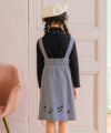 子供服 女の子 子ども服 こども キッズ ジュニア 音符刺繍 ボタン襟付き タートルネック リブ カットソー ブラック(00) モデル画像全身