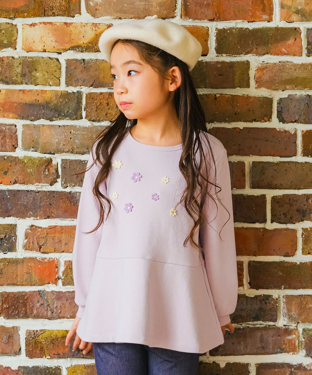 ベビー服 女の子 お花モチーフ付き Aライン 裏毛トレーナー パープル(91) モデル画像アップ