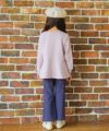 ベビー服 女の子 お花モチーフ付き Aライン 裏毛トレーナー パープル(91) モデル画像全身