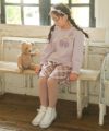 ベビー服 女の子 リボン刺繍 お花モチーフ付き 裏毛トレーナー パープル(91) モデル画像全身
