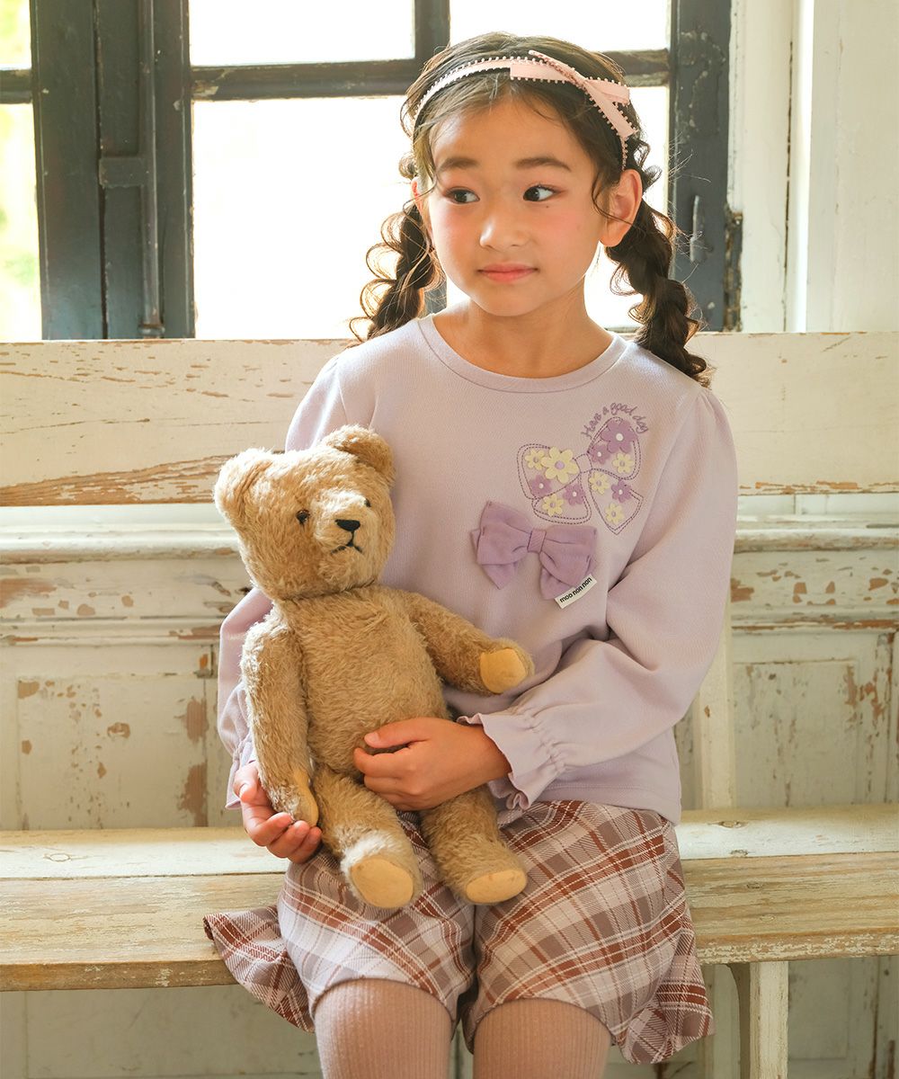 ベビー服 女の子 リボン刺繍 お花モチーフ付き 裏毛トレーナー パープル(91) モデル画像1