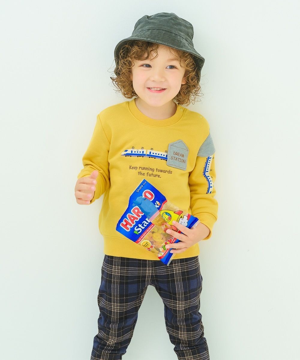 ベビー服 男の子 電車ワッペンつき 裏毛トレーナー イエロー(04) モデル画像1