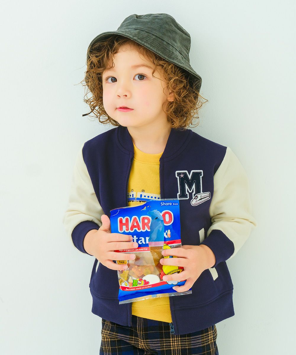 ベビー服 男の子 ロゴ 電車ワッペン ジップアップ 裏毛ジャケット ネイビー(06) モデル画像アップ