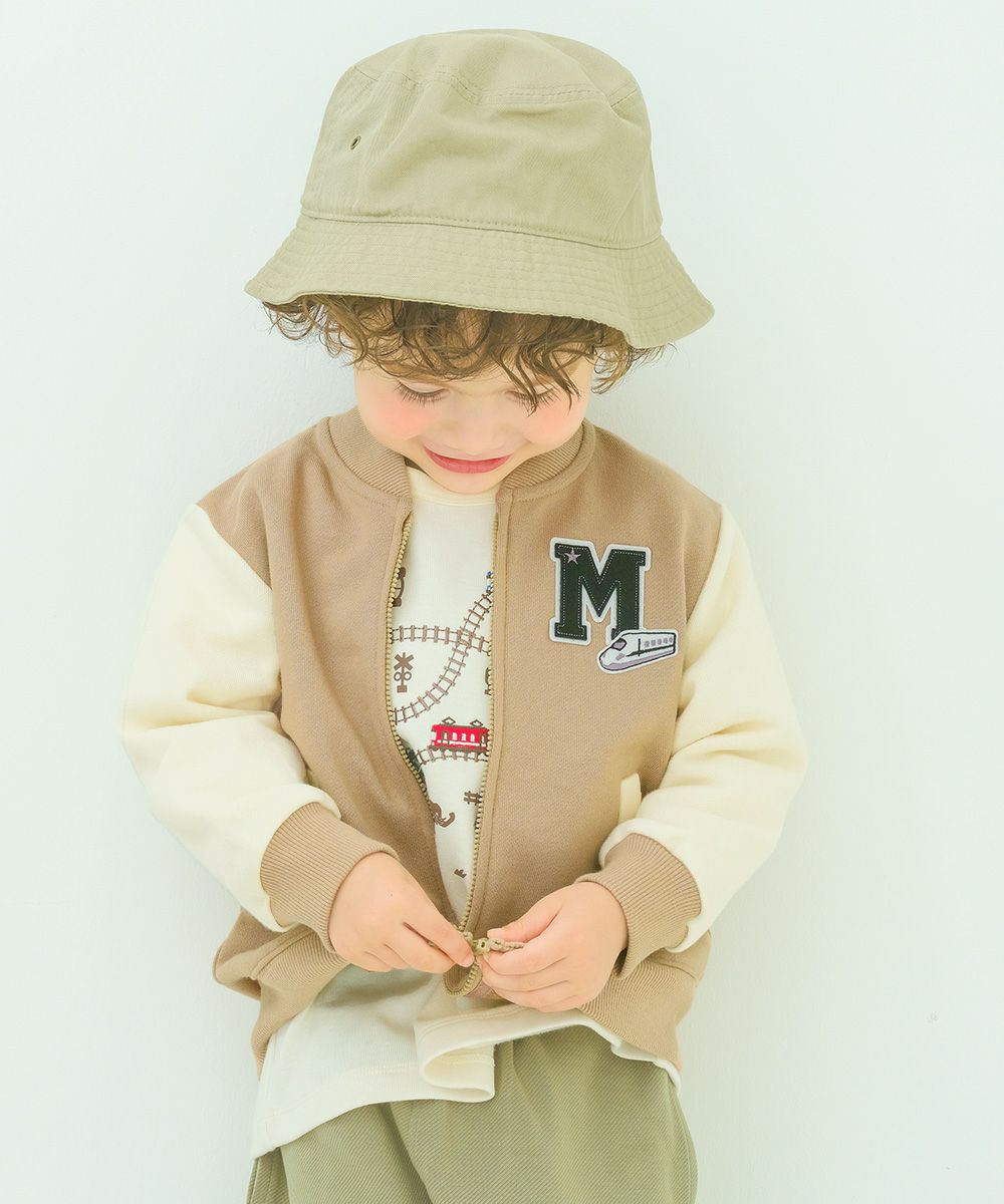ベビー服 男の子 ロゴ 電車ワッペン ジップアップ 裏毛ジャケット ベージュ(51) モデル画像アップ