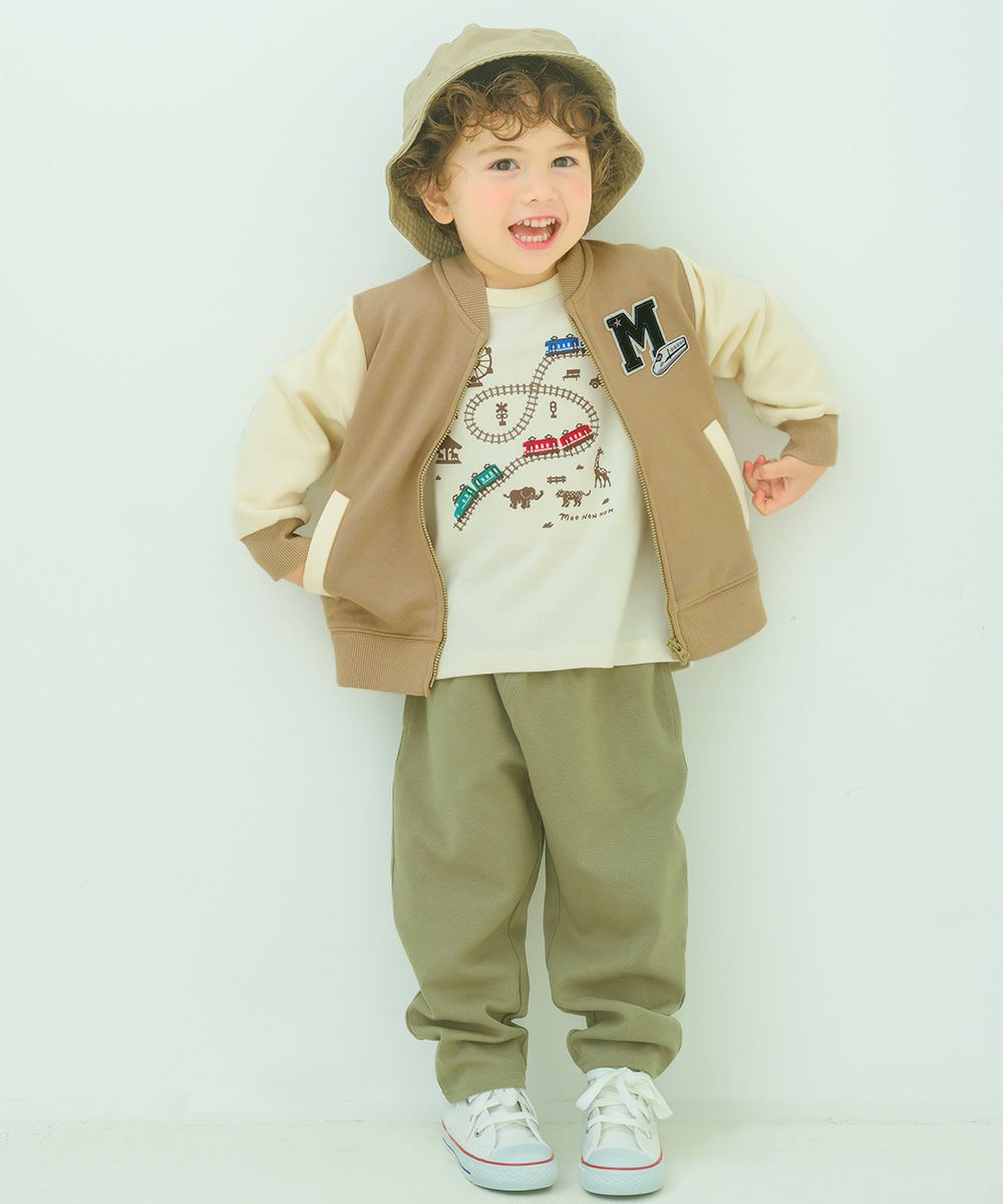 ベビー服 男の子 ロゴ 電車ワッペン ジップアップ 裏毛ジャケット ベージュ(51) モデル画像全身
