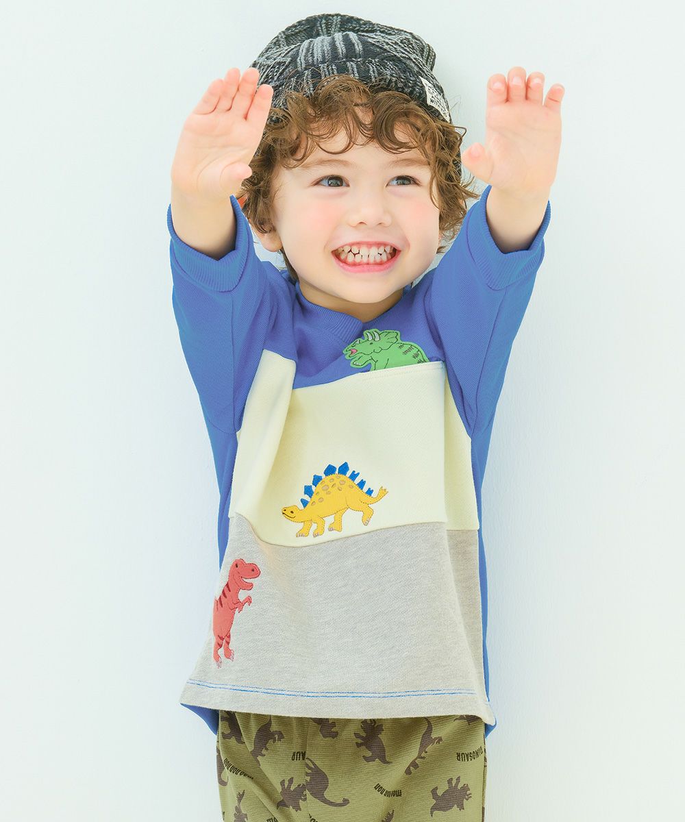 ベビー服 男の子 恐竜ワッペン ポケットつき 裏毛トレーナー ブルー(61) モデル画像アップ