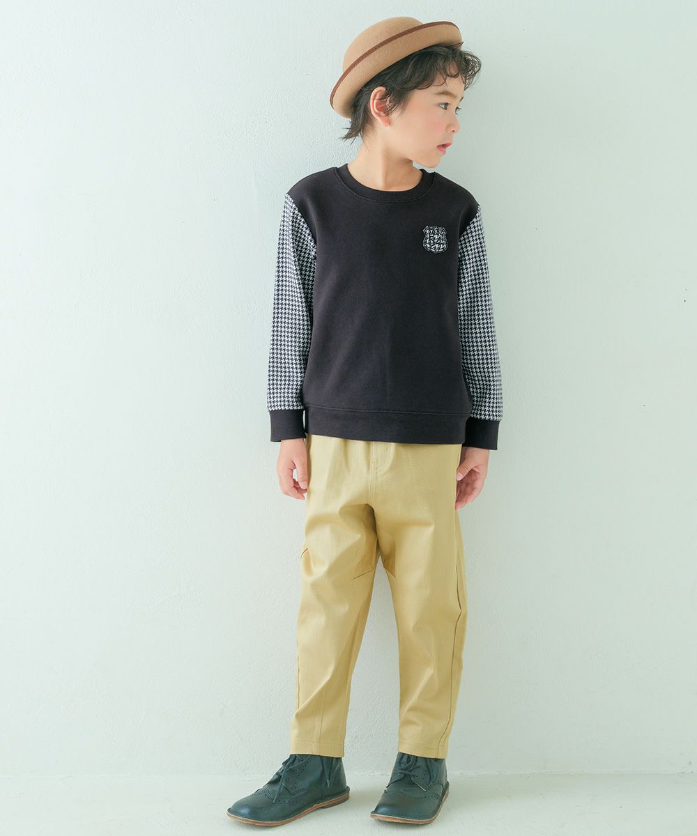 子供服 男の子 子ども服 こども キッズ ストレッチツイル ウエストゴム ポケットマチつき テーパードパンツ ベージュ(51) モデル画像全身