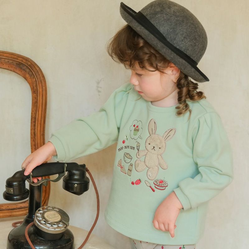 ベビー服 女の子 うさぎモチーフつきケーキ刺繍 裏毛トレーナー