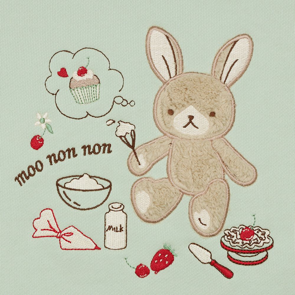 ベビー服 女の子 うさぎモチーフつきケーキ刺繍 裏毛トレーナー グリーン(08) デザインポイント1