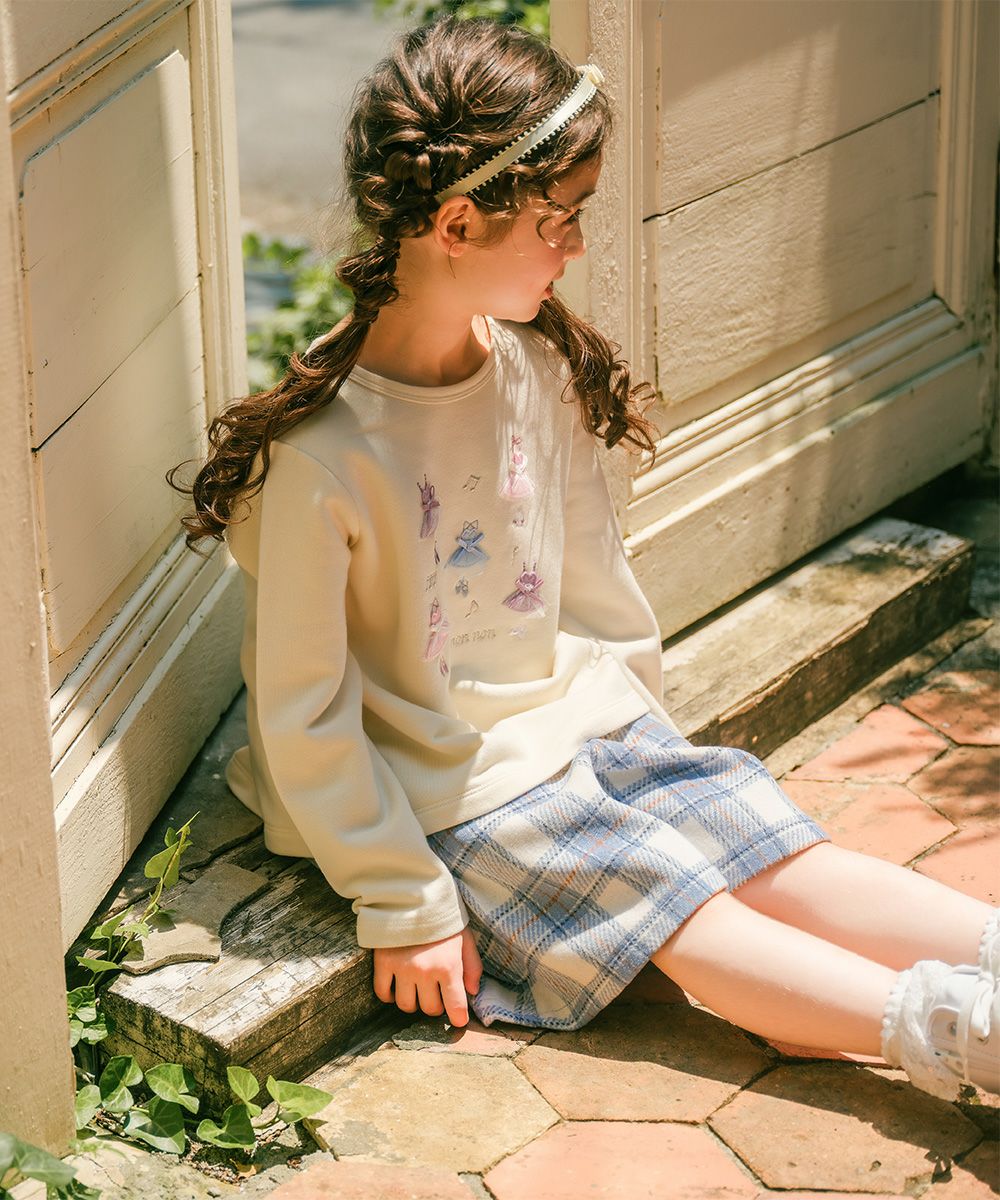 ベビー服 女の子 子ども服 キッズ ドレス ロゴ バレリーナ 刺繍 音符 リボン Aライン 裏毛 アイボリー(12) モデル画像アップ