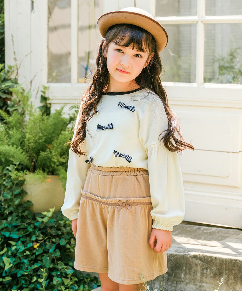 ベビー服 女の子 パウダースムース リボンつきキュロットパンツ ベージュ(51) モデル画像アップ