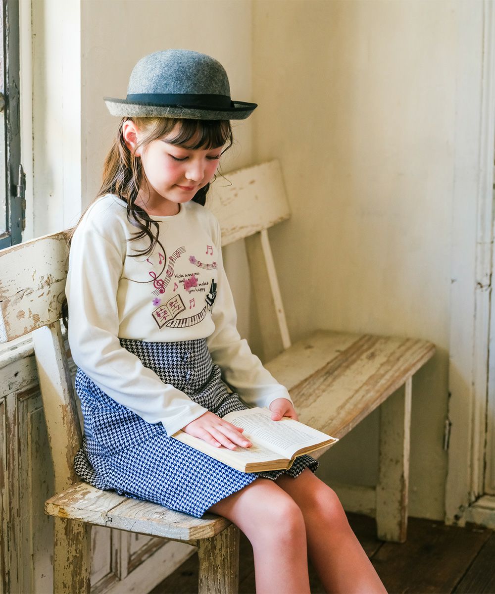 子供服 女の子 千鳥柄 飾りボタン付き フレアースカート ホワイト×ブラック(10) モデル画像1