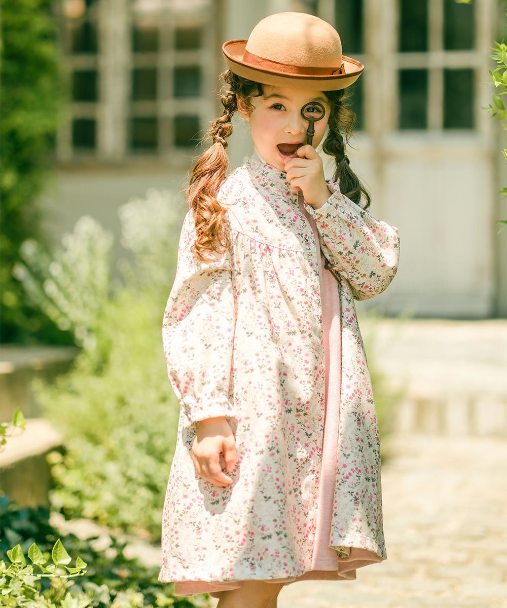 ベビー服 女の子 花柄 ボタン開き ワンピース アイボリー(12) モデル画像全身