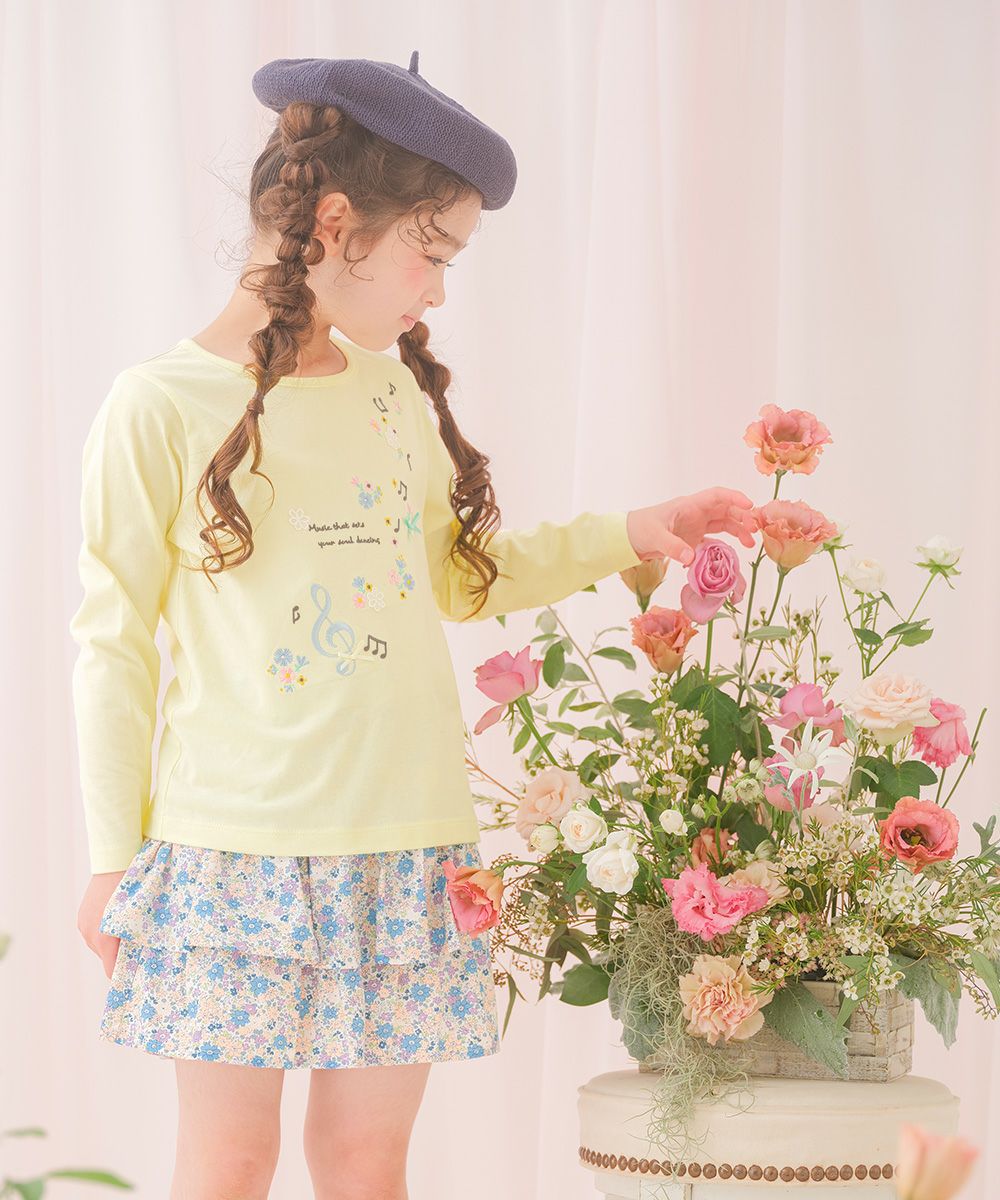 ベビー服 女の子 綿100％音符お花ロゴ刺繍Ｔシャツ イエロー(04) モデル画像1