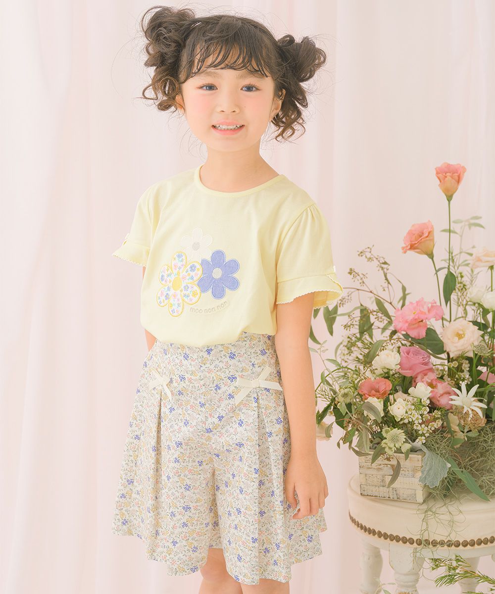 子供服 女の子 綿100％小花柄リボンつき キュロットパンツ イエロー(04) モデル画像アップ