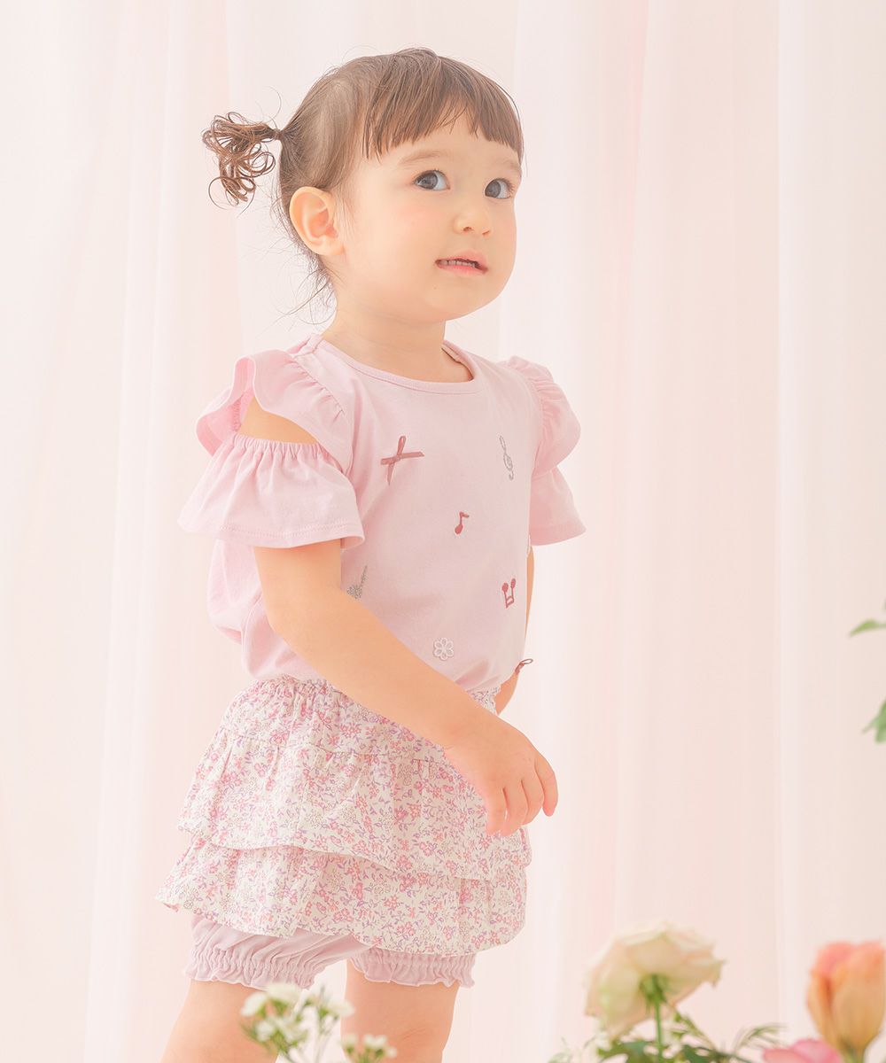 ベビー服 女の子 綿100％音符刺繍 肩あきフリル袖Ｔシャツ ピンク(02) モデル画像アップ