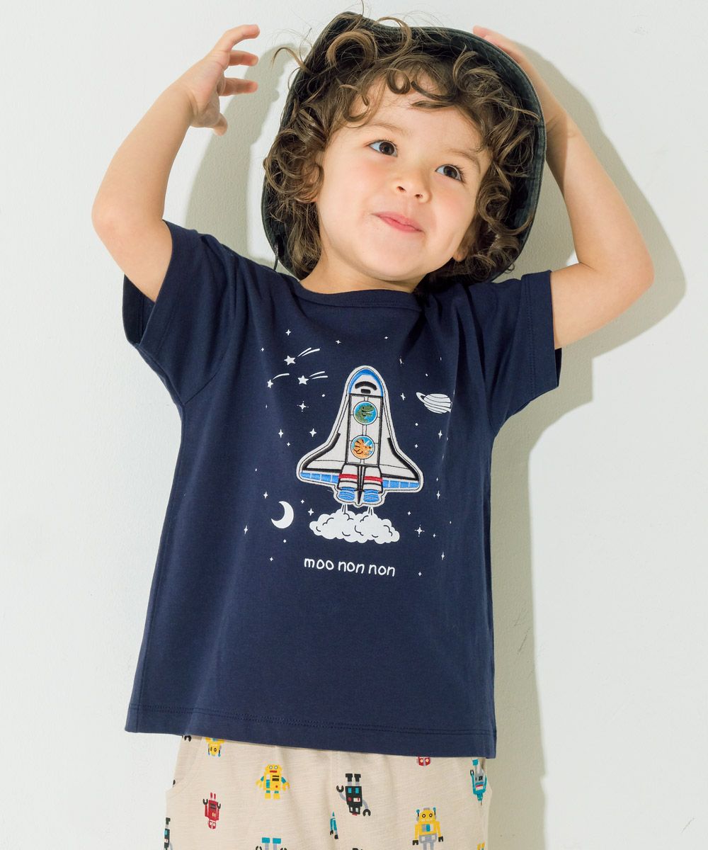 ベビー服 男の子 100％ スペースシャトル ワッペン 恐竜刺繍 Tシャツ ネイビー(06) モデル画像アップ