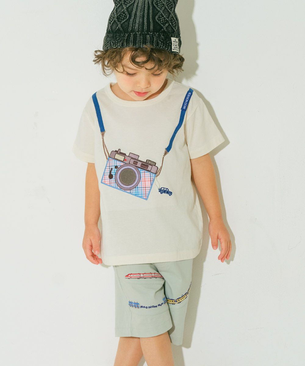 ベビー服 男の子 綿100％ チェック柄カメラモチーフ 車刺繍Tシャツ アイボリー(12) モデル画像2