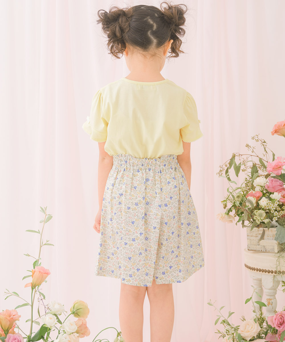 ベビー服 女の子 綿100％ お花 ロゴ刺繍 リボンつきTシャツ イエロー(04) モデル画像全身