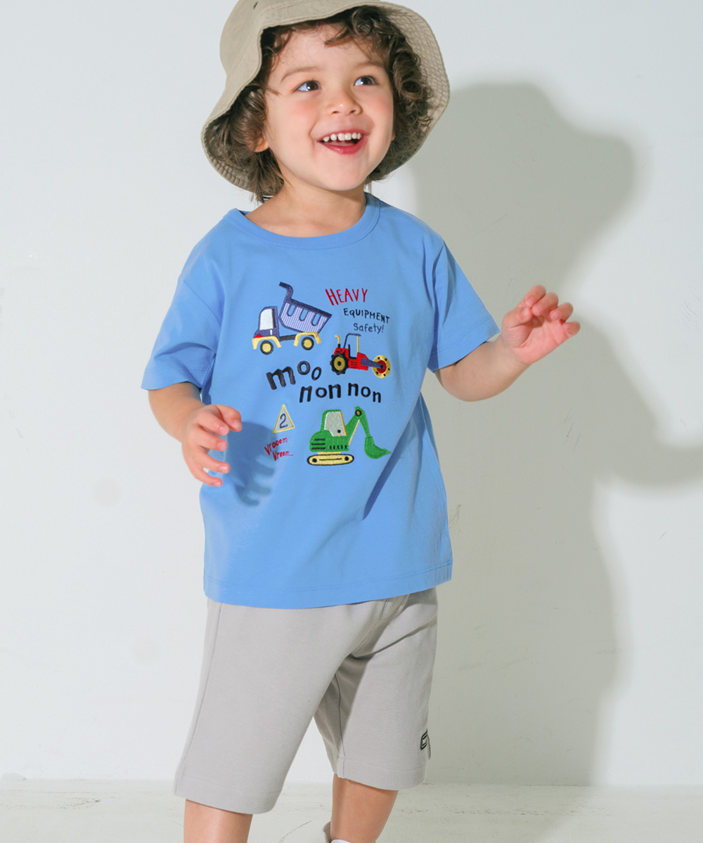 ベビー服 男の子 綿100％ ロゴワッペン 鹿の子ハーフパンツ グレー(09) モデル画像全身