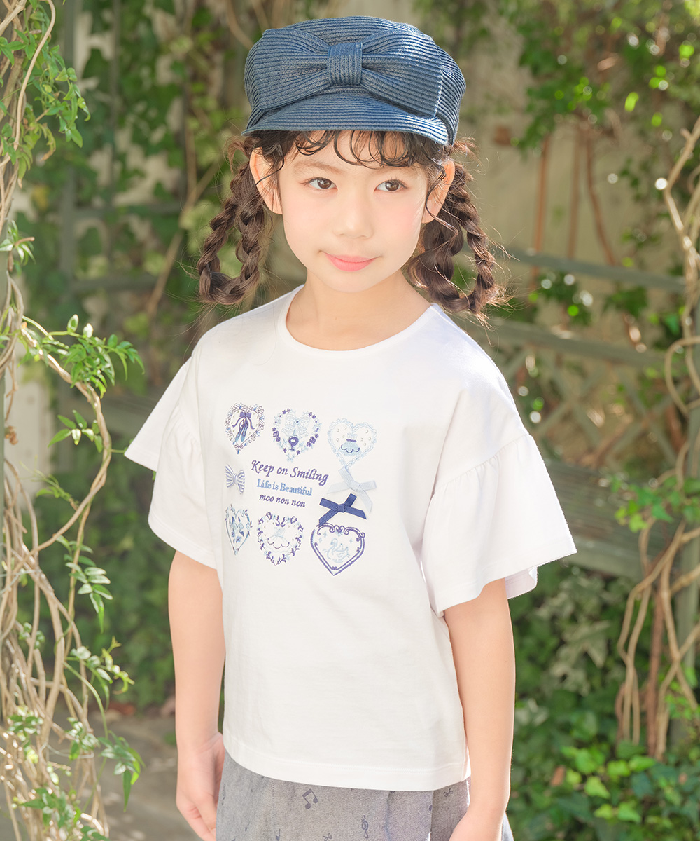 子供服 女の子 綿100％ ロゴハートお花刺繍 リボンTシャツ オフホワイト(11) モデル画像アップ