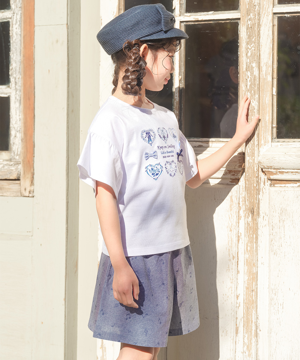 子供服 女の子 綿100％ ロゴハートお花刺繍 リボンTシャツ オフホワイト(11) モデル画像1