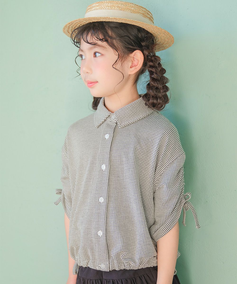 子供服 女の子 チェック柄 2way 襟付き前開きシャツ ホワイト×ブラック(10) モデル画像アップ